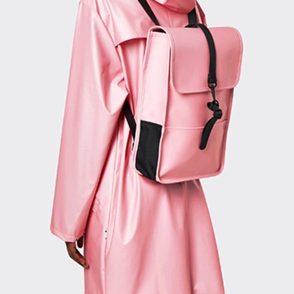Rains pink sky medium backpack main image 4